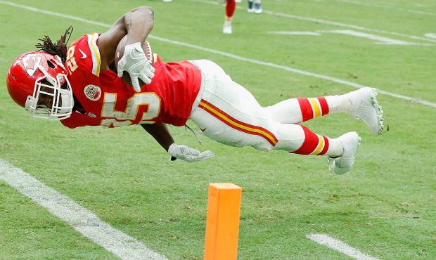 HOUSTON, TX - SEPTEMBER 13:   Jamaal Charles #25 of the Kansas City Chiefs scores a first half touc...