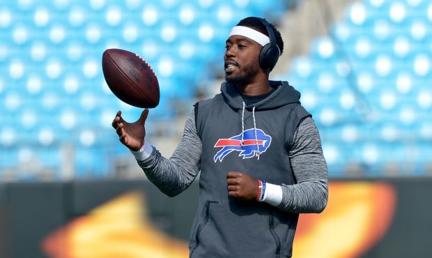 CHARLOTTE, NC - SEPTEMBER 17:  Tyrod Taylor #5 of the Buffalo Bills warms up before their game agai...