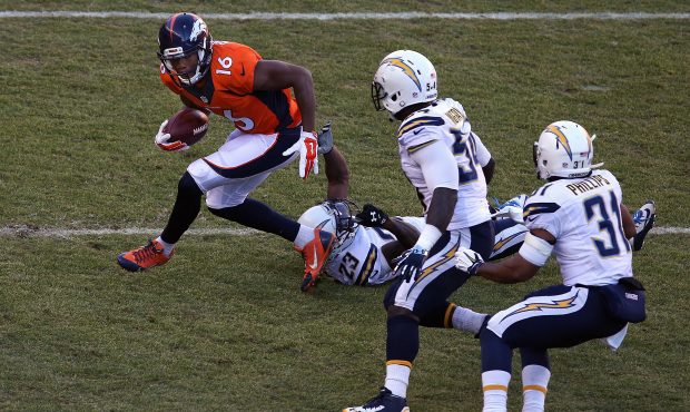 DENVER, CO - JANUARY 03:  Bennie Fowler #16 of the Denver Broncos makes a pass reception against th...