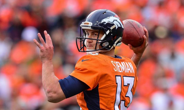 DENVER, CO - OCTOBER 1:  Quarterback Trevor Siemian #13 of the Denver Broncos passes against the Oa...
