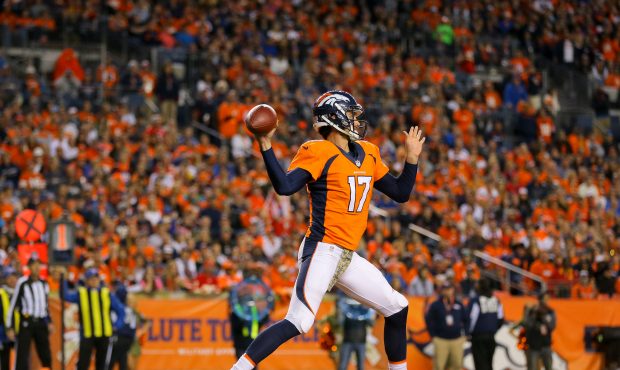 DENVER, CO - NOVEMBER 15:  Quarterback Brock Osweiler #17 of the Denver Broncos throws a pass durin...