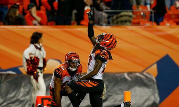 DENVER, CO - NOVEMBER 19:  Cornerback Dre Kirkpatrick #27 of the Cincinnati Bengals celebrates alon...