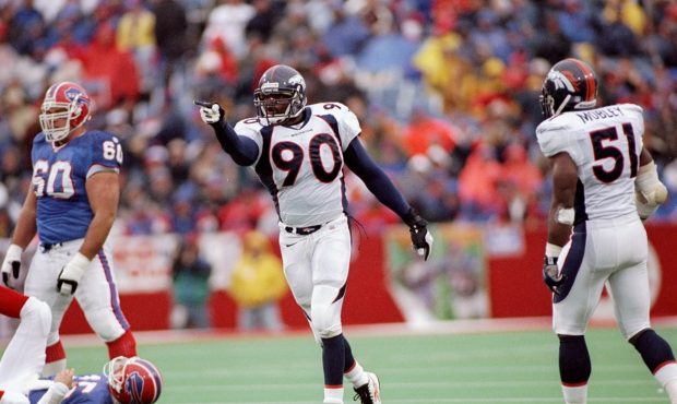 26 Oct 1997:  Neil Smith #90 of the Denver Broncos during the Broncos 23-20 win over the Buffalo Bi...