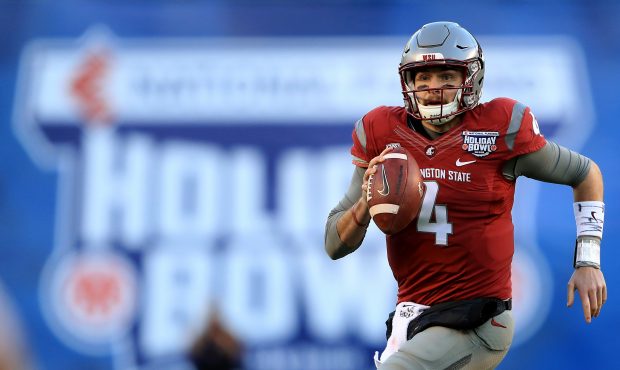 Luke Falk #4 of the Washington State Cougars....