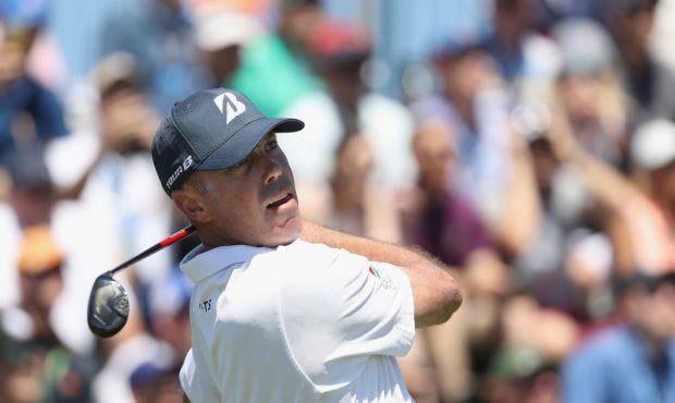 during the first round of the 2018 U.S. Open at Shinnecock Hills Golf Club on June 14, 2018 in Sout...