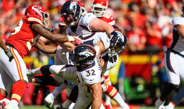 KANSAS CITY, MO - OCTOBER 28: Phillip Lindsay #30 of the Denver Broncos crosses the goal line on a ...