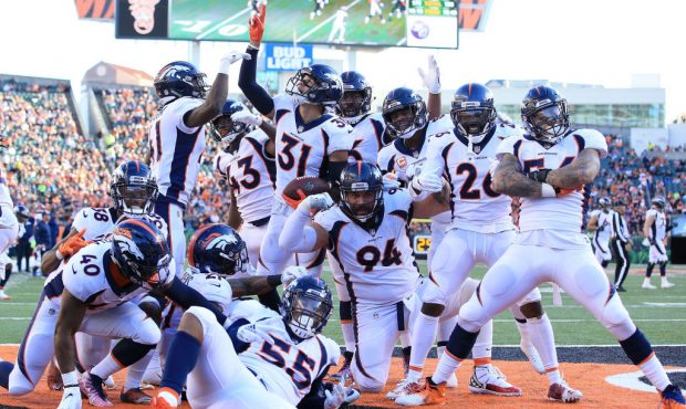 CINCINNATI, OH - DECEMBER 2:  Justin Simmons #31 of the Denver Broncos celebrates with his teammate...