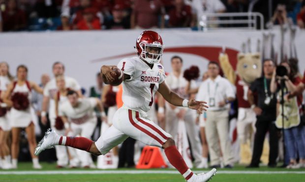 MIAMI, FL - DECEMBER 29:  Kyler Murray #1 of the Oklahoma Sooners runs the ball against the Alabama...