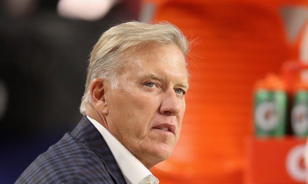 GLENDALE, AZ - AUGUST 30:  Executive vice president John Elway of the Denver Broncos before the pre...