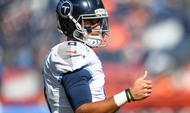 DENVER, CO - OCTOBER 13: Marcus Mariota #8 of the Tennessee Titans stands on the field during playe...