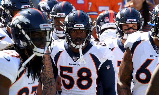 CARSON, CALIFORNIA - OCTOBER 06:  Von Miller #58 of the Denver Broncos comes on to the field before...