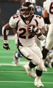 Denver Broncos' rookie Olandis Gary rushes in the forth quarter to lead the Broncos to a 17-7 win, extending Detroit Lions' losing streak to three games 25 December 1999 at the Silverdome in Pontiac, Michigan. Gary rushed for 185 yards, all but 11 in the second half. (Photo by Jeff Kowalsky/AFP via Getty Images)