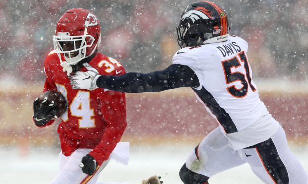 KANSAS CITY, MISSOURI - DECEMBER 15: Running back Darwin Thompson #34 of the Kansas City Chiefs car...