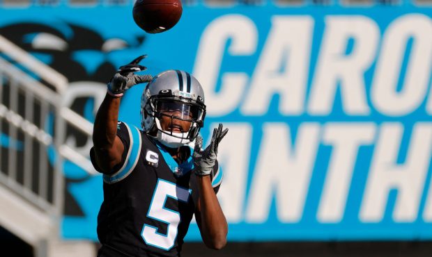CHARLOTTE, NORTH CAROLINA - DECEMBER 13: Teddy Bridgewater #5 of the Carolina Panthers warms up pri...