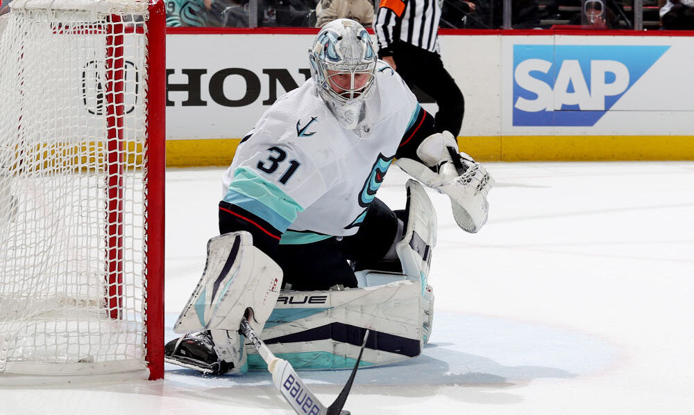 Philipp Grubauer...